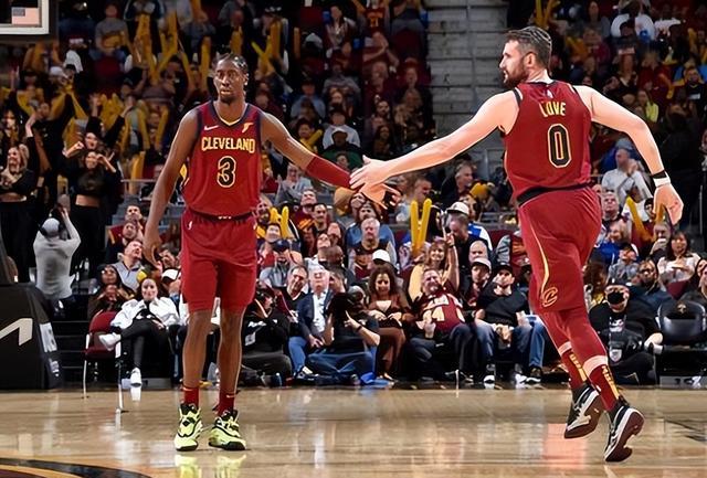 据场上优势 据场上优势